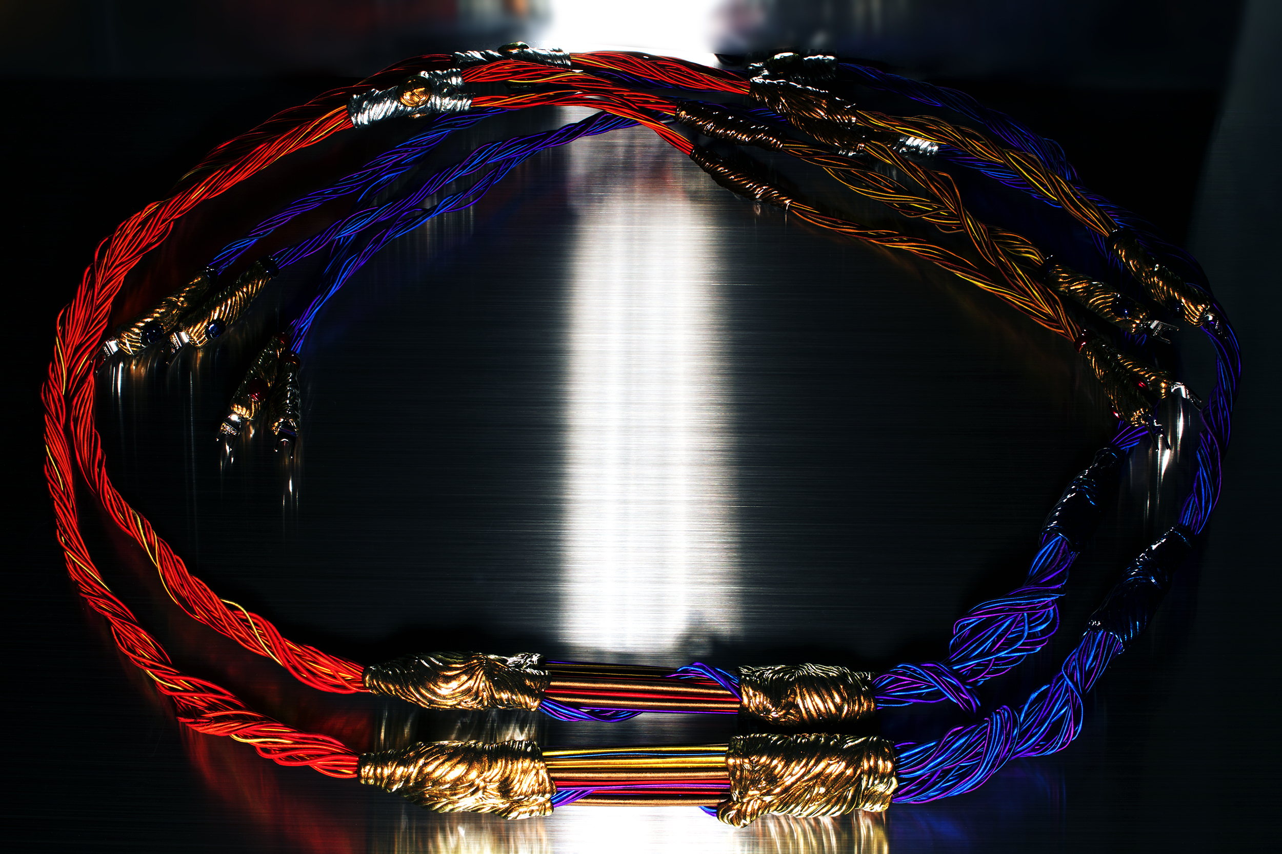 ELPISPANDORA photograph of KING OF CHIRON speaker cable